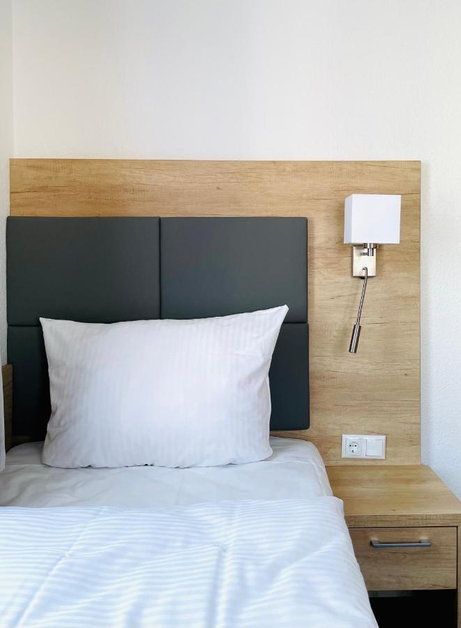 Hotel Esmer Lollar Kültér fotó