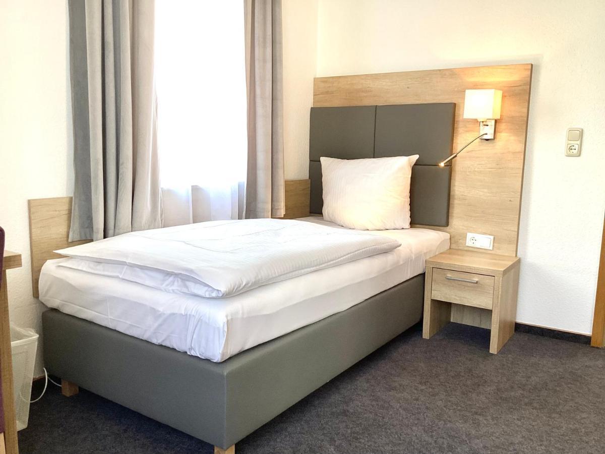 Hotel Esmer Lollar Kültér fotó