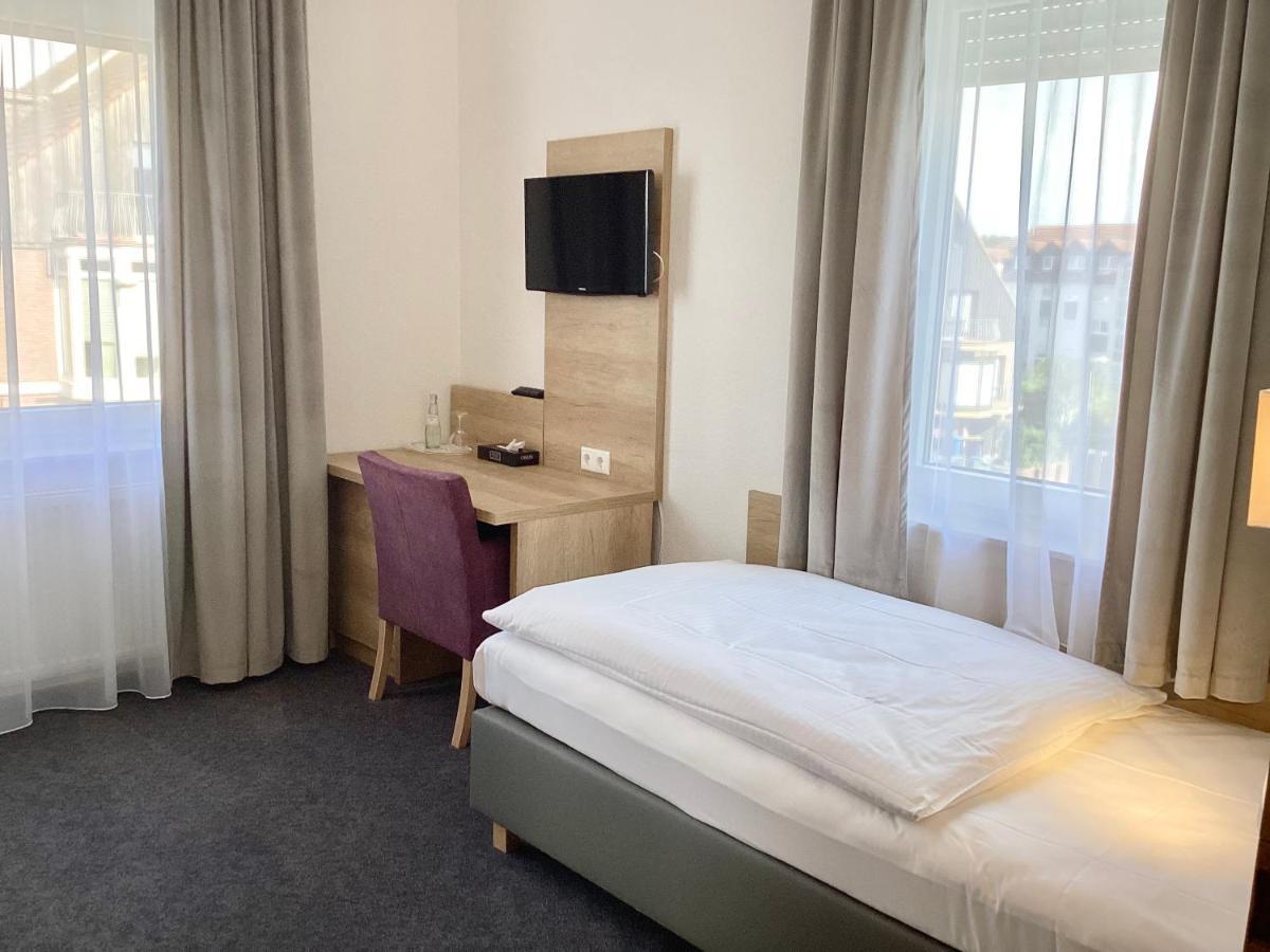 Hotel Esmer Lollar Kültér fotó